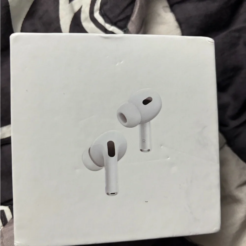 Apple Black Wireless Earbuds with Noise Cancellation